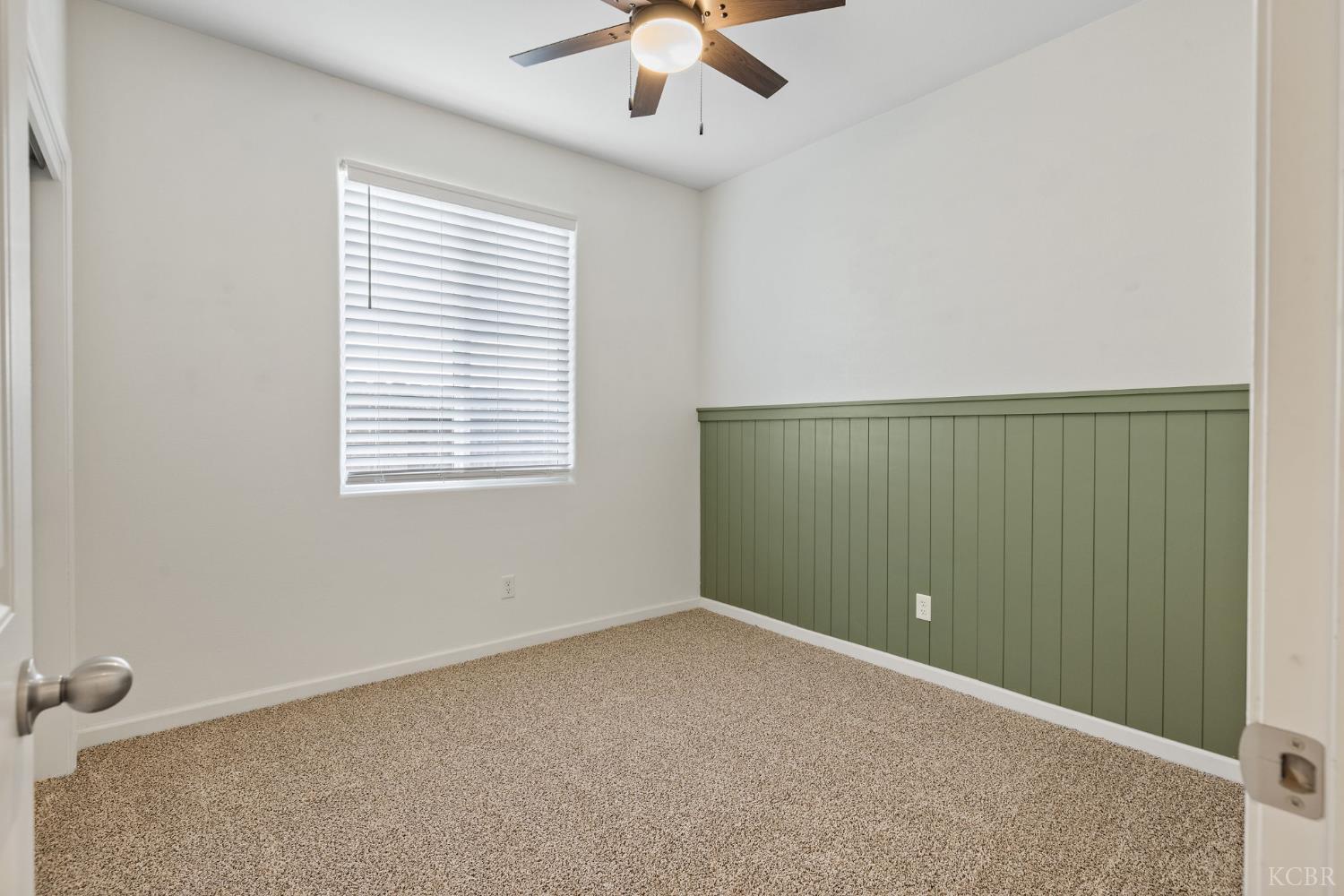 1059 Geneva Dr, Lemoore, CA 93245