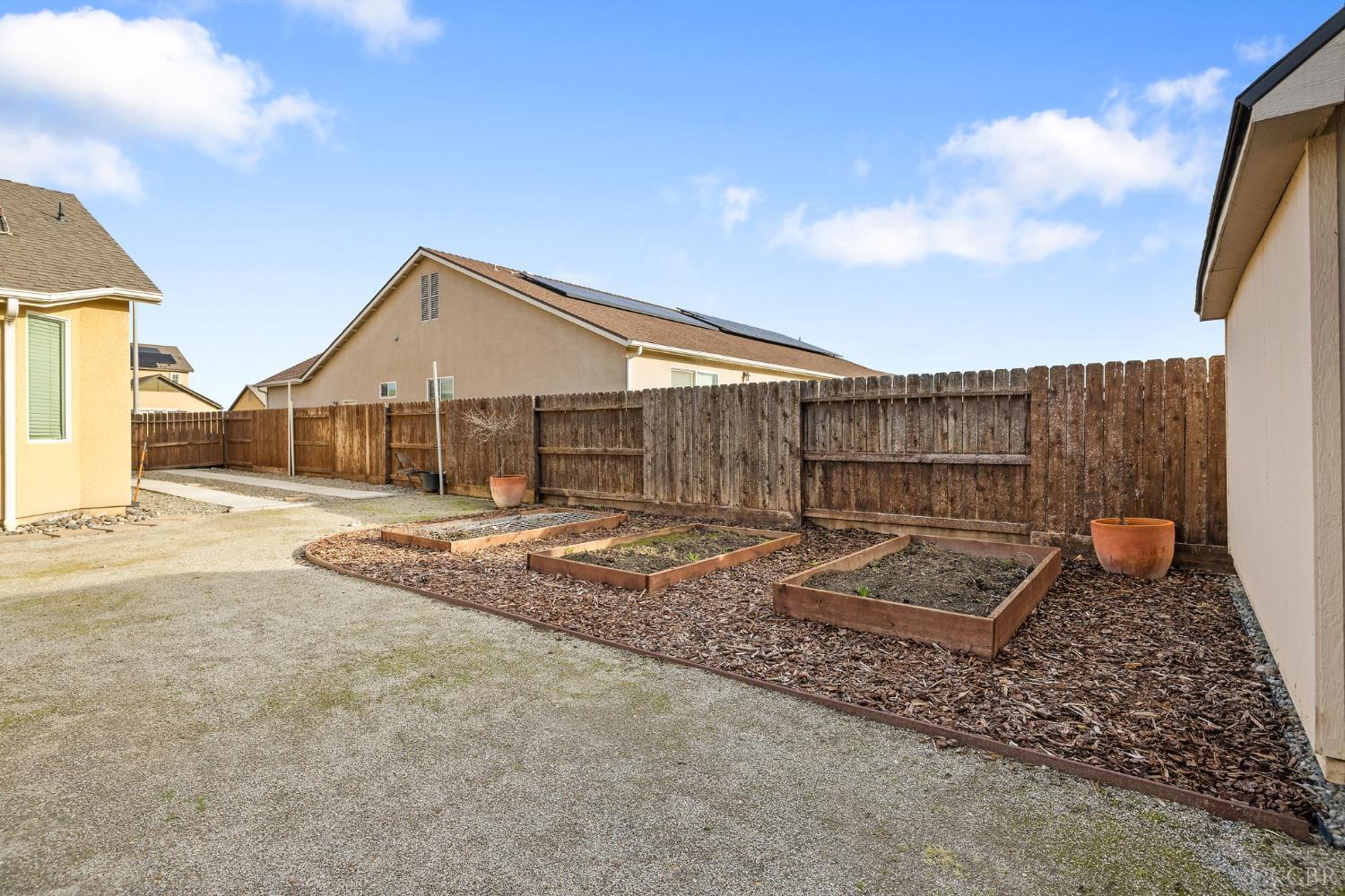 1059 Geneva Dr, Lemoore, CA 93245