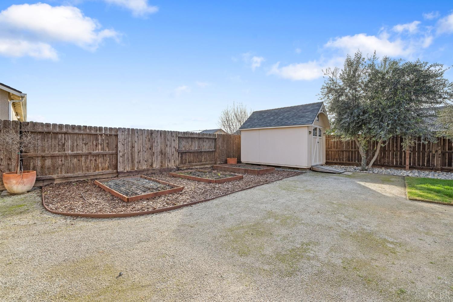 1059 Geneva Dr, Lemoore, CA 93245