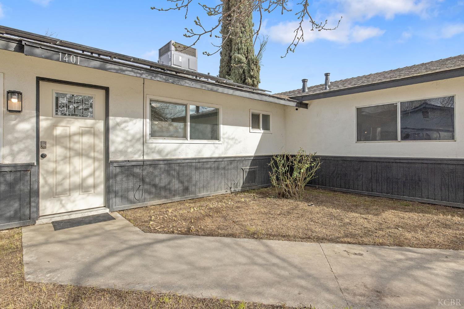 1401 N Williams St, Hanford, CA 93230