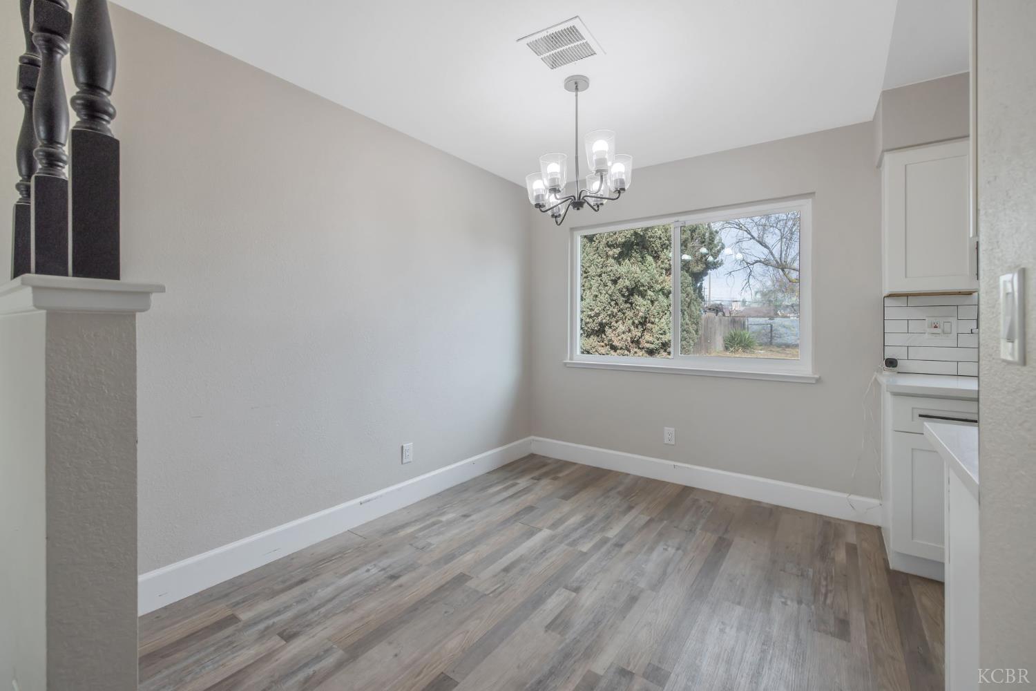 1401 N Williams St, Hanford, CA 93230