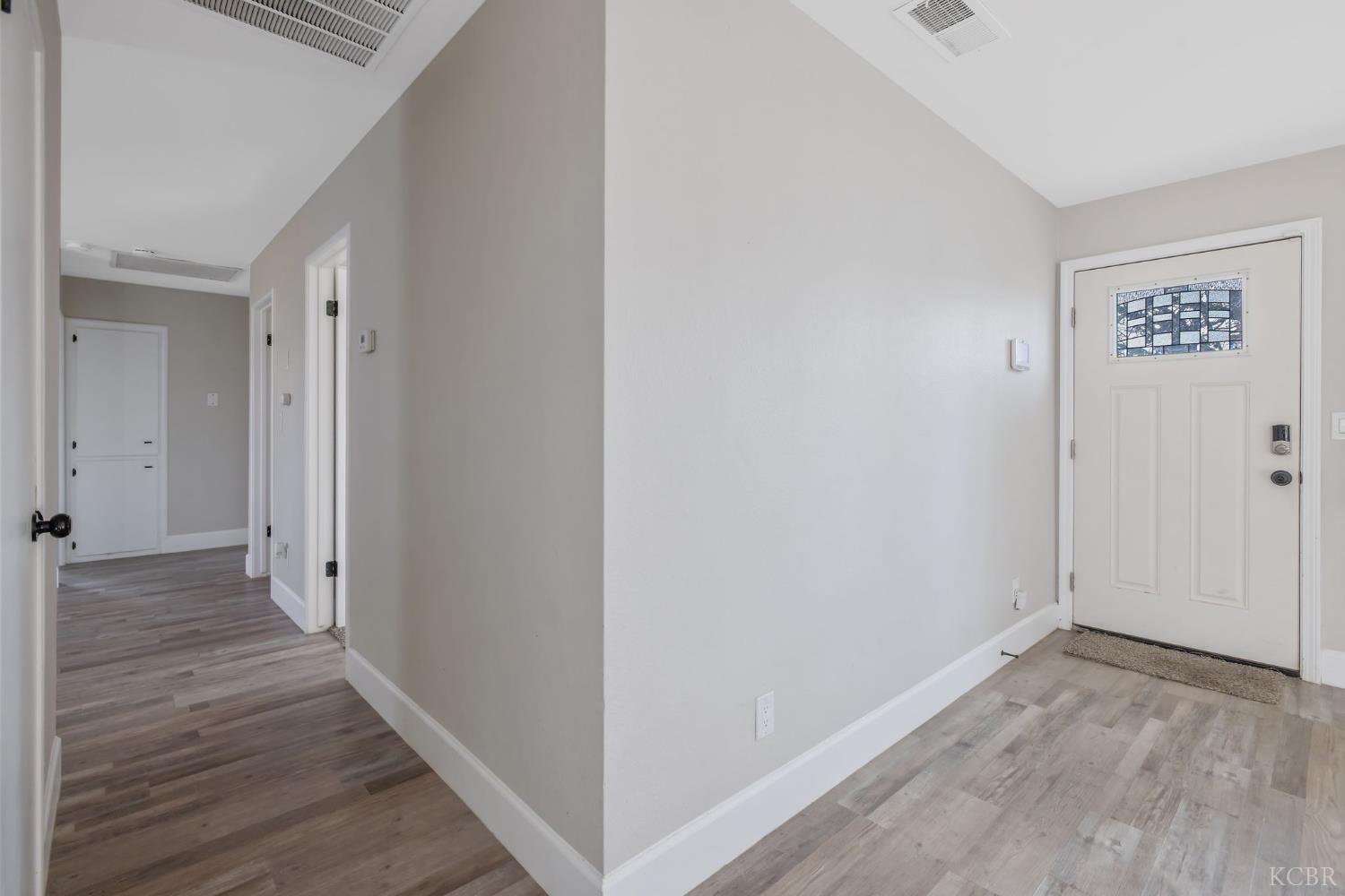 1401 N Williams St, Hanford, CA 93230