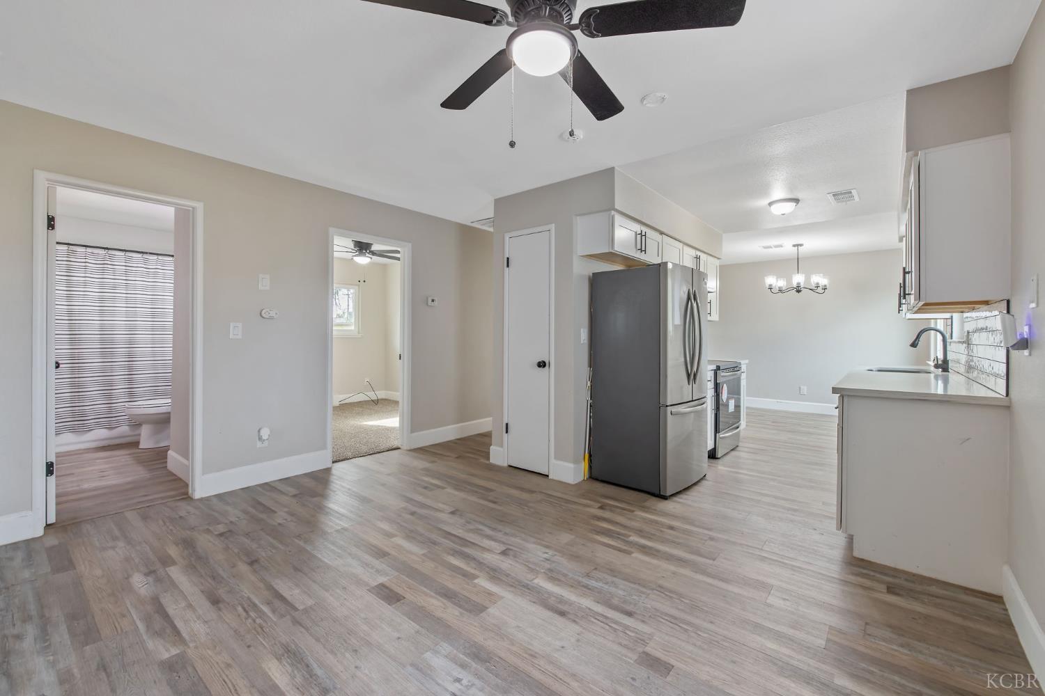 1401 N Williams St, Hanford, CA 93230