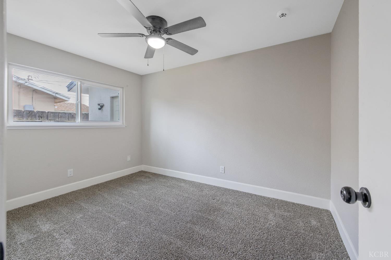 1401 N Williams St, Hanford, CA 93230