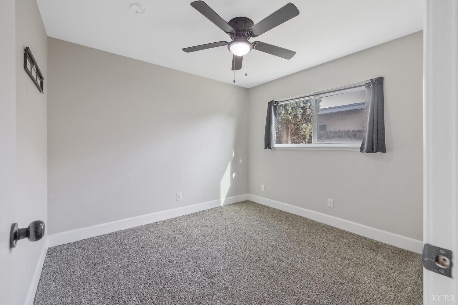 1401 N Williams St, Hanford, CA 93230