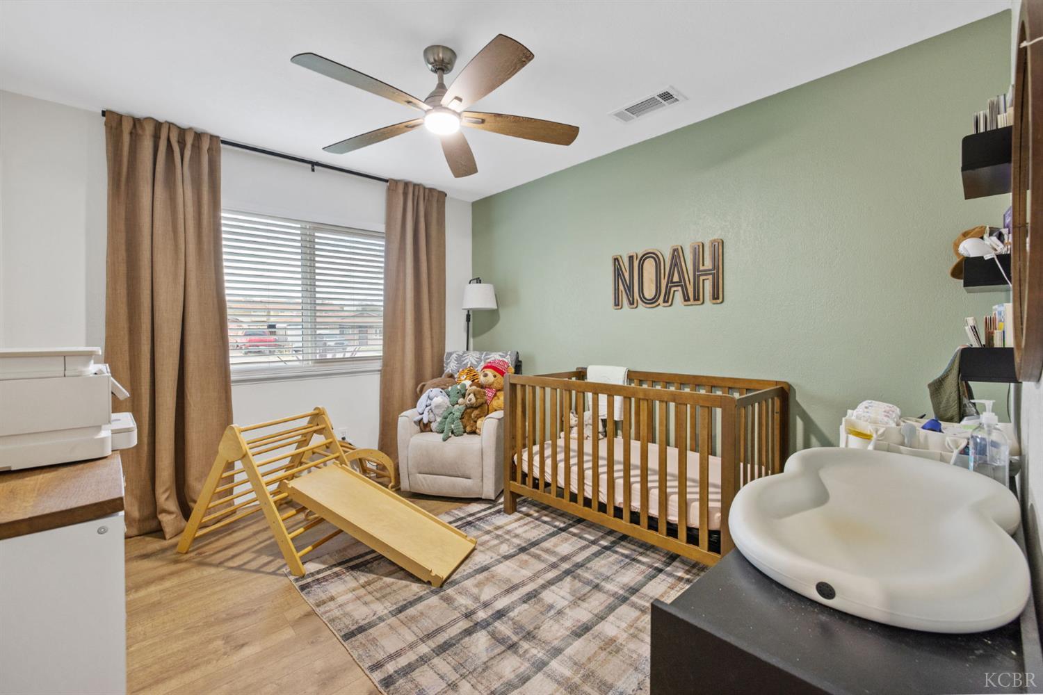 887 Linda Lee Cir, Lemoore, CA 93245