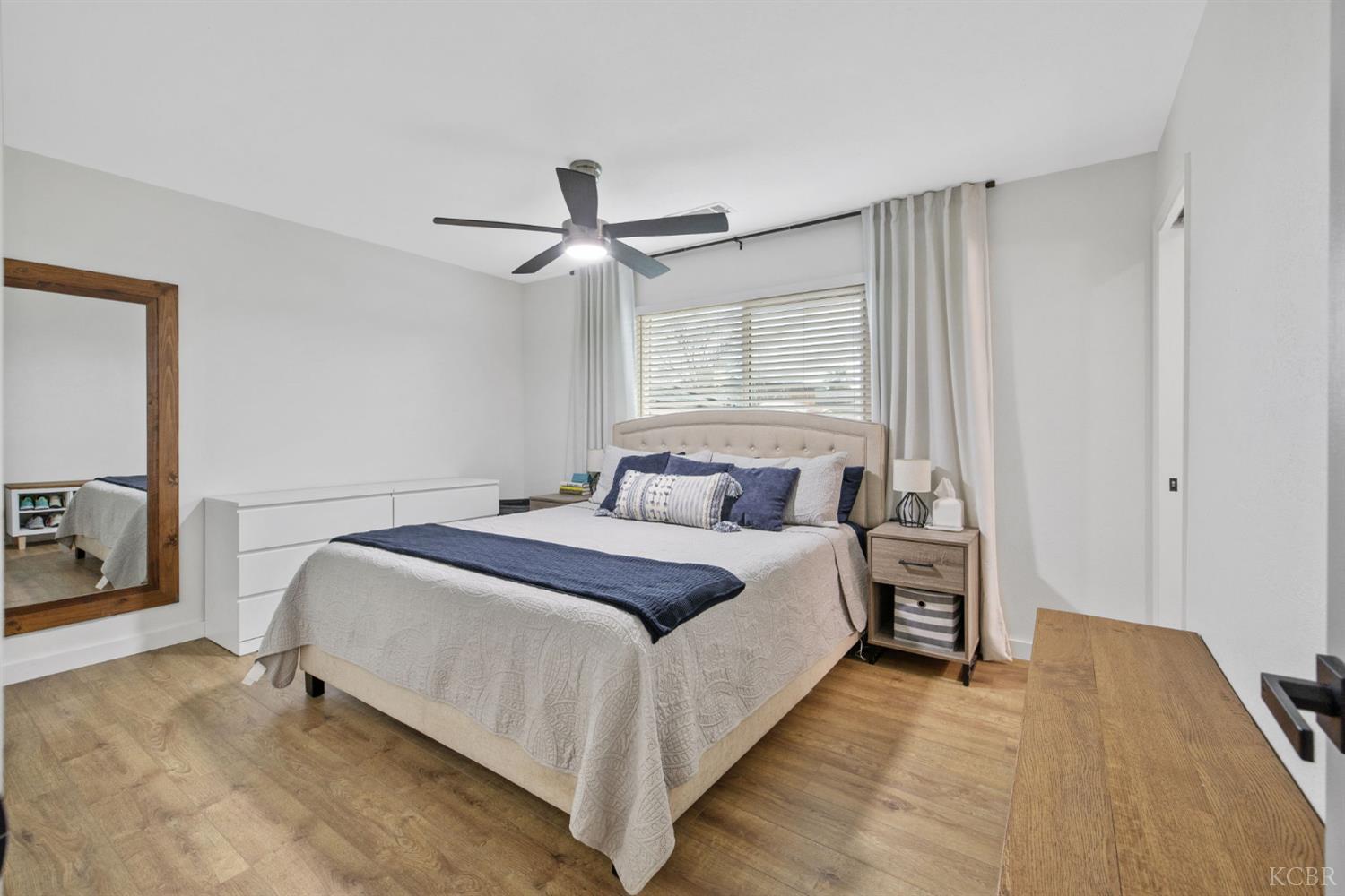 887 Linda Lee Cir, Lemoore, CA 93245