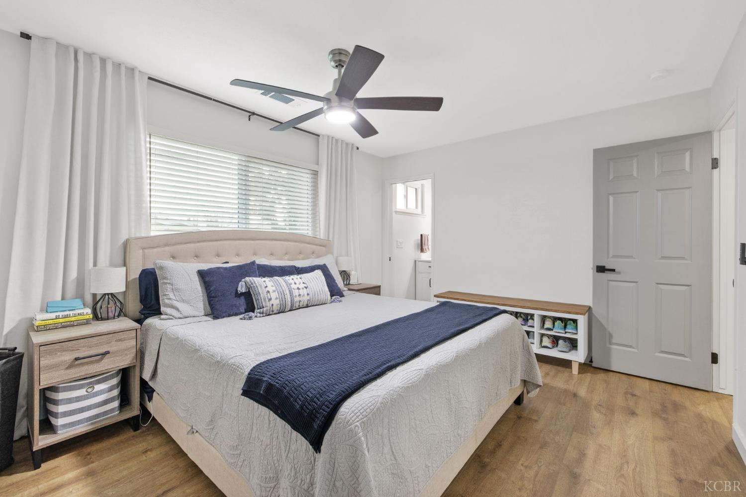 887 Linda Lee Cir, Lemoore, CA 93245