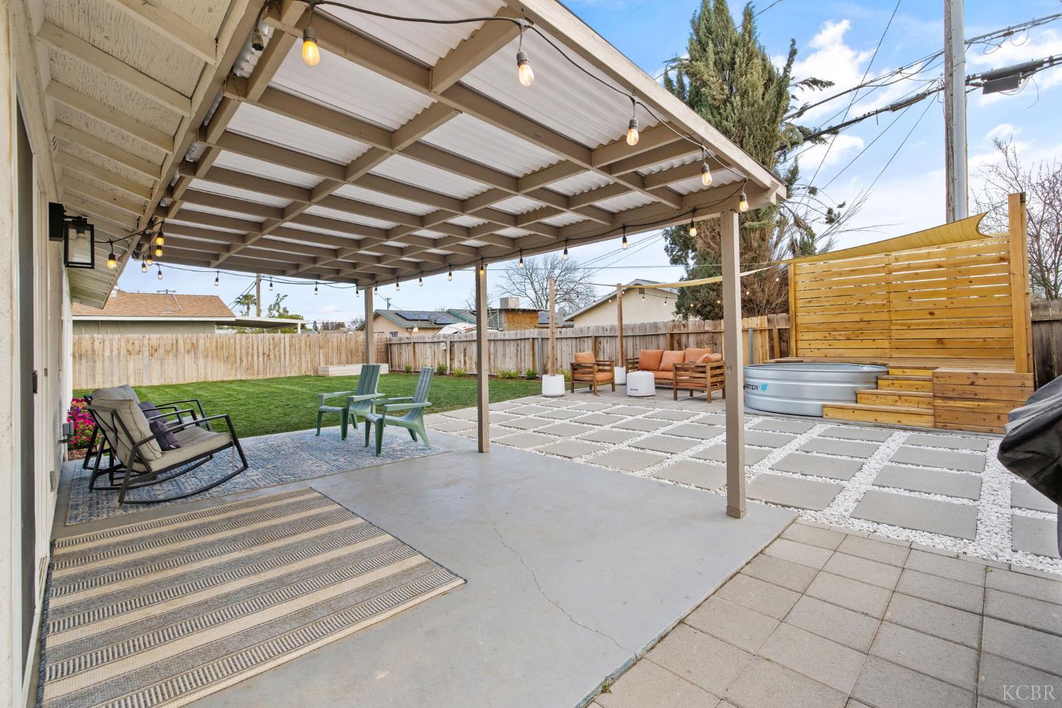 887 Linda Lee Cir, Lemoore, CA 93245