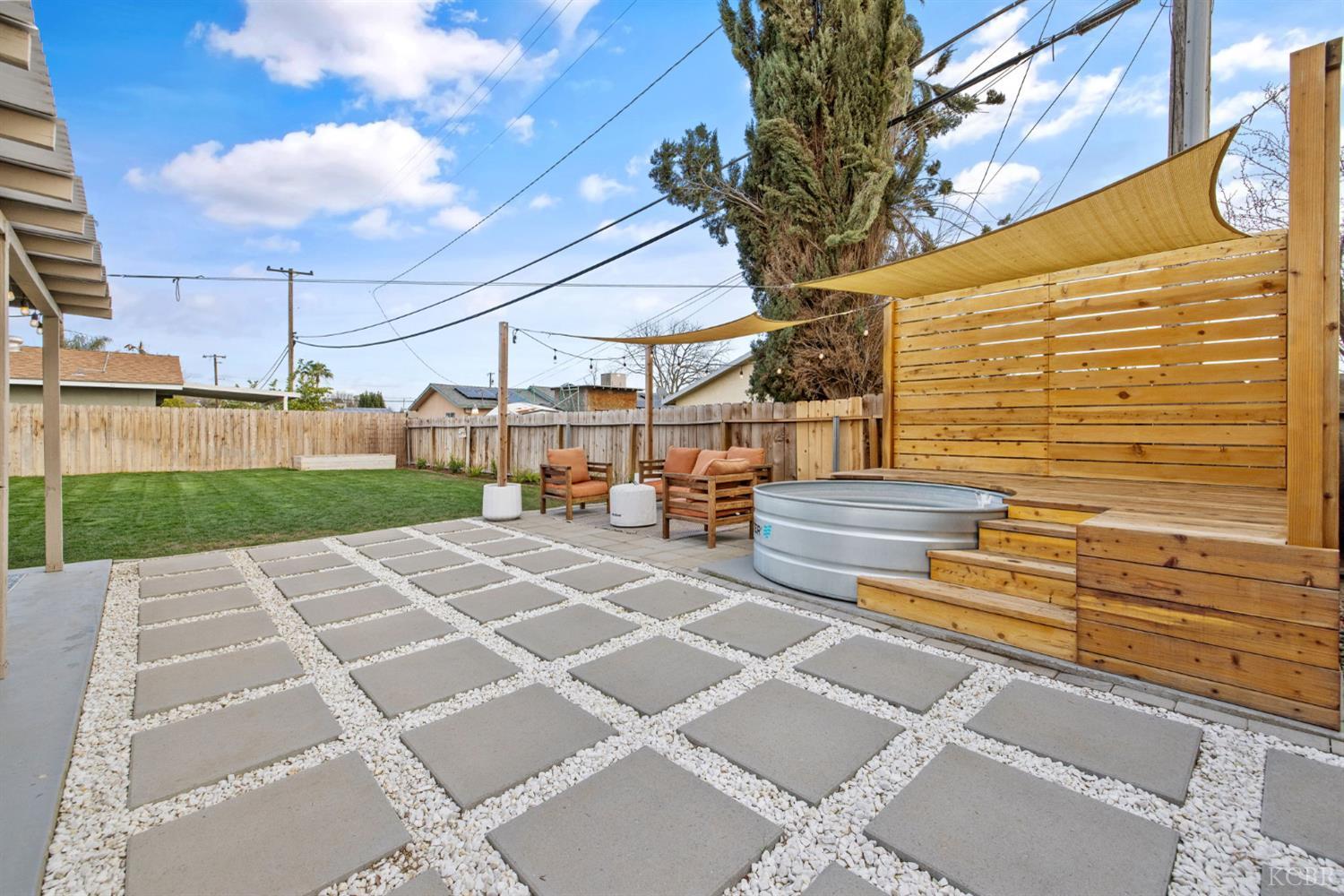 887 Linda Lee Cir, Lemoore, CA 93245