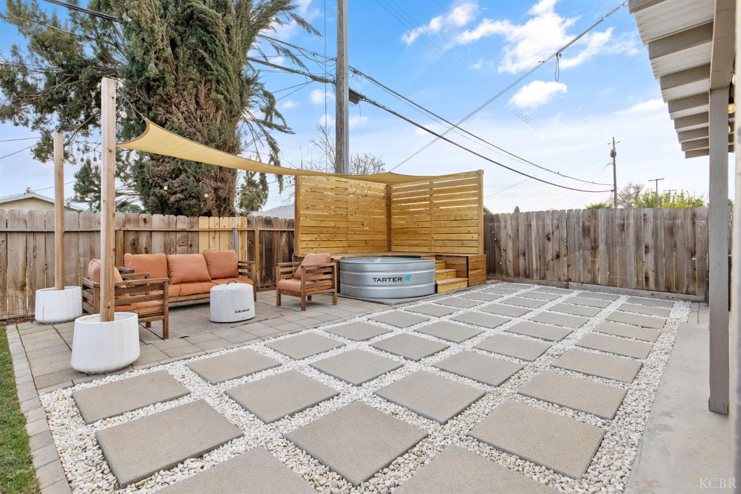 887 Linda Lee Cir, Lemoore, CA 93245