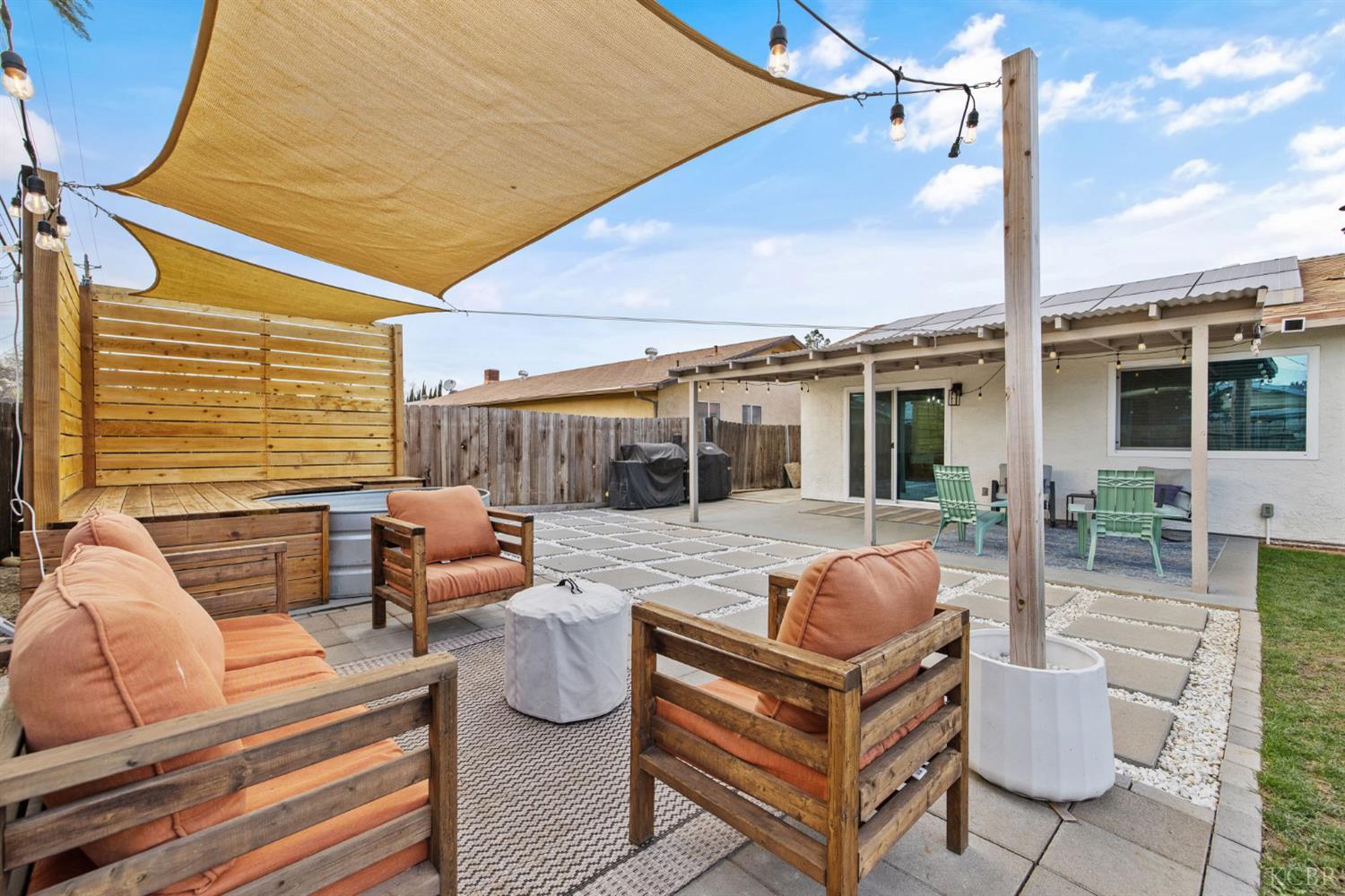 887 Linda Lee Cir, Lemoore, CA 93245