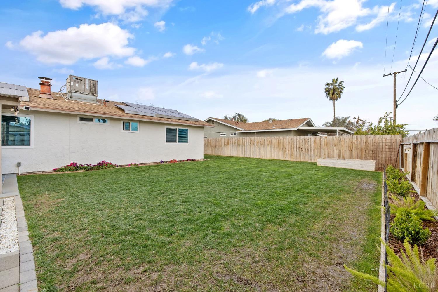 887 Linda Lee Cir, Lemoore, CA 93245