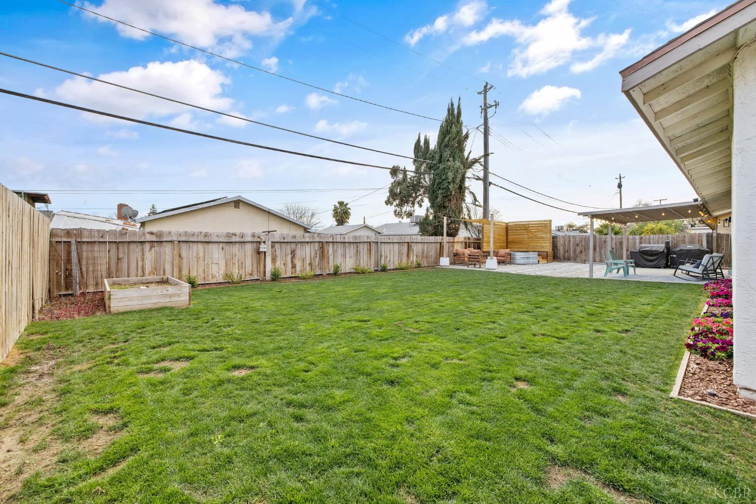 887 Linda Lee Cir, Lemoore, CA 93245