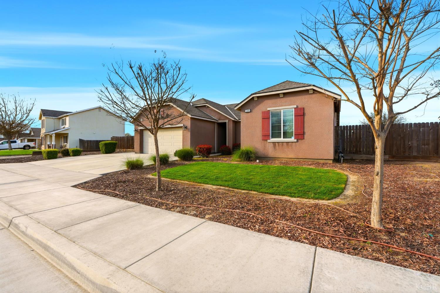 1340 Waterview St, Hanford, CA 93230