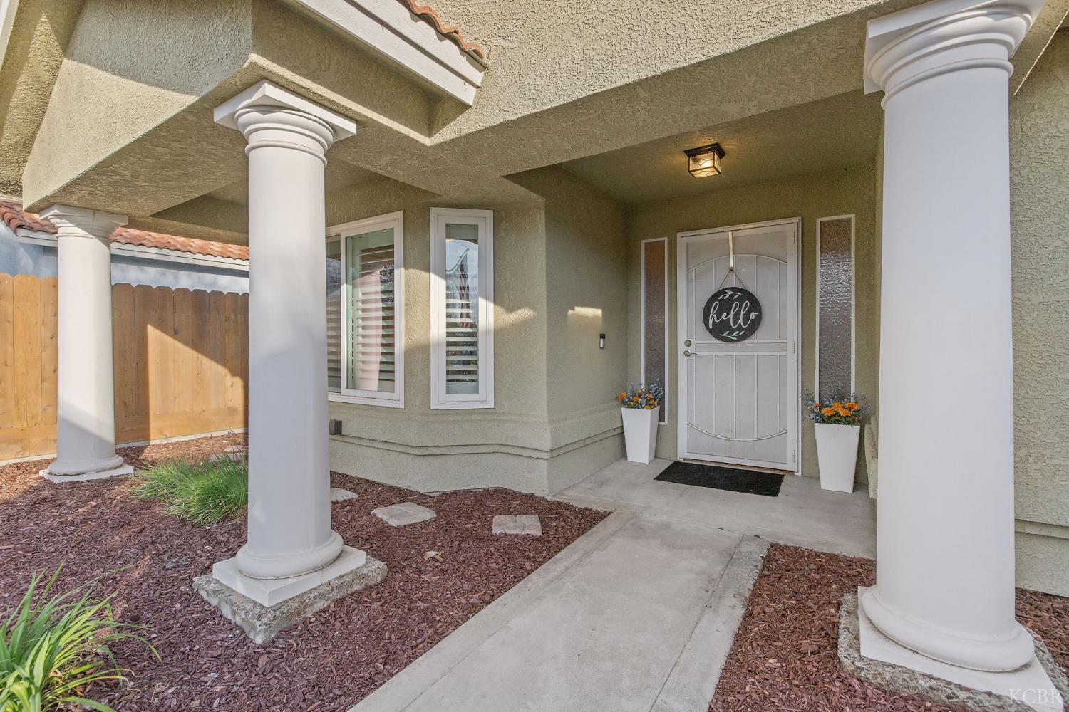 974 Cedarwood St, Hanford, CA 93230