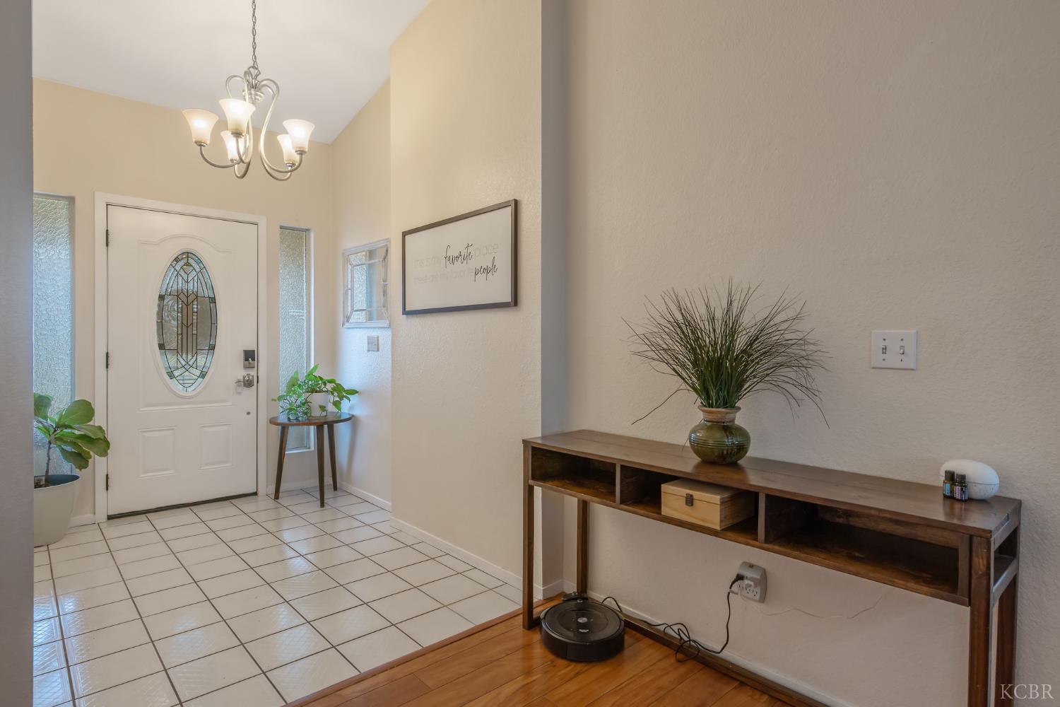 974 Cedarwood St, Hanford, CA 93230