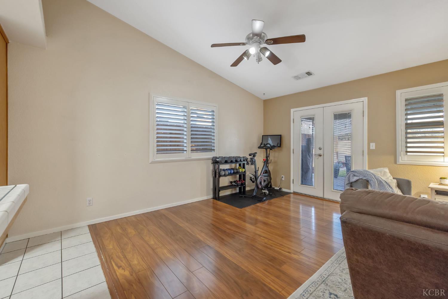 974 Cedarwood St, Hanford, CA 93230