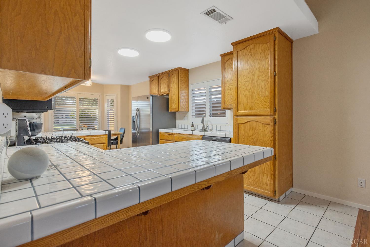 974 Cedarwood St, Hanford, CA 93230