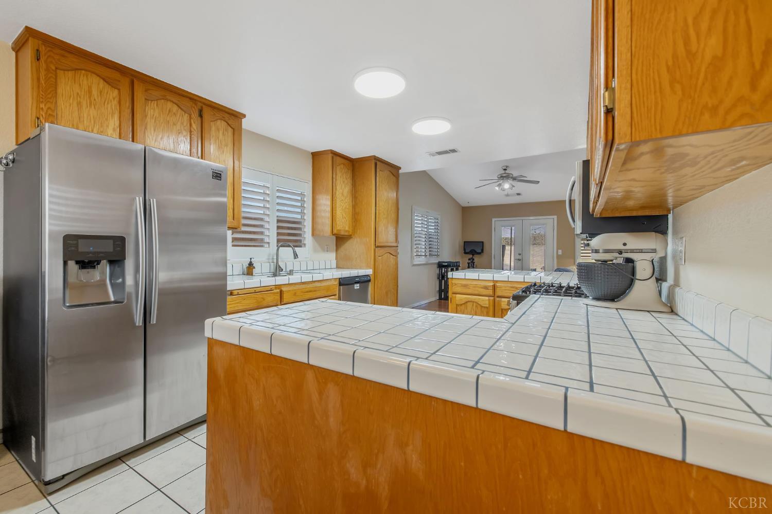 974 Cedarwood St, Hanford, CA 93230