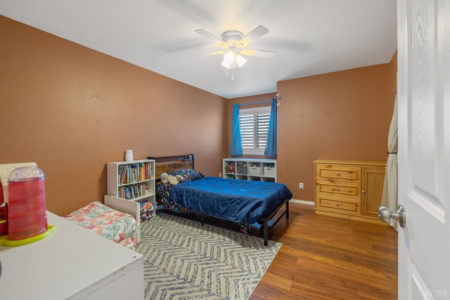 974 Cedarwood St, Hanford, CA 93230