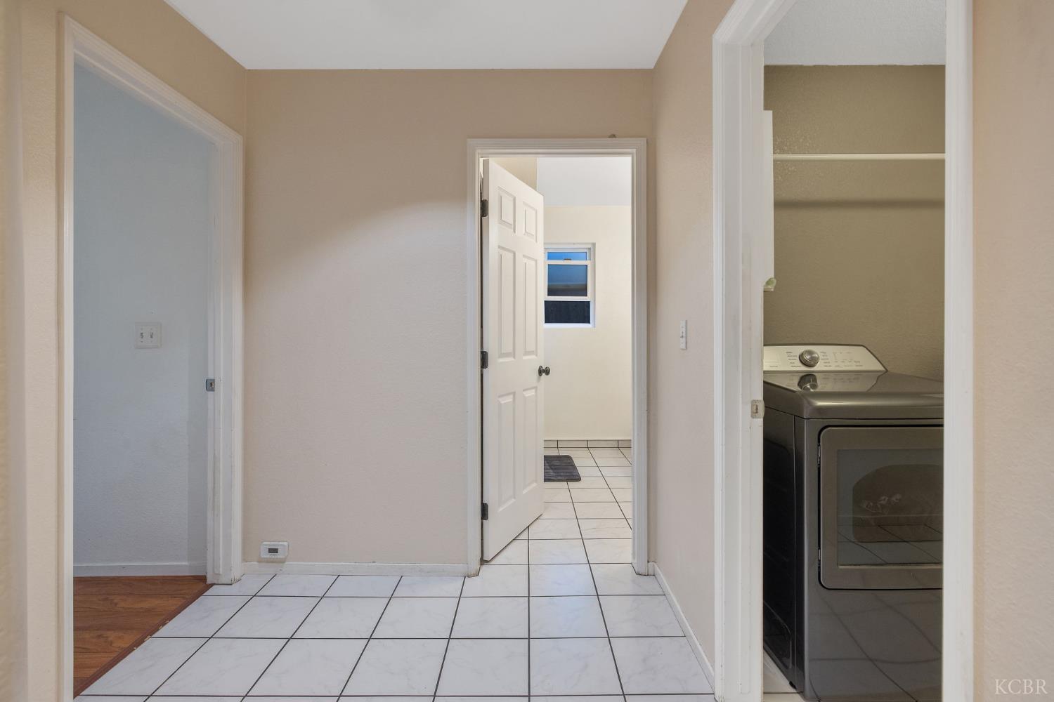 974 Cedarwood St, Hanford, CA 93230