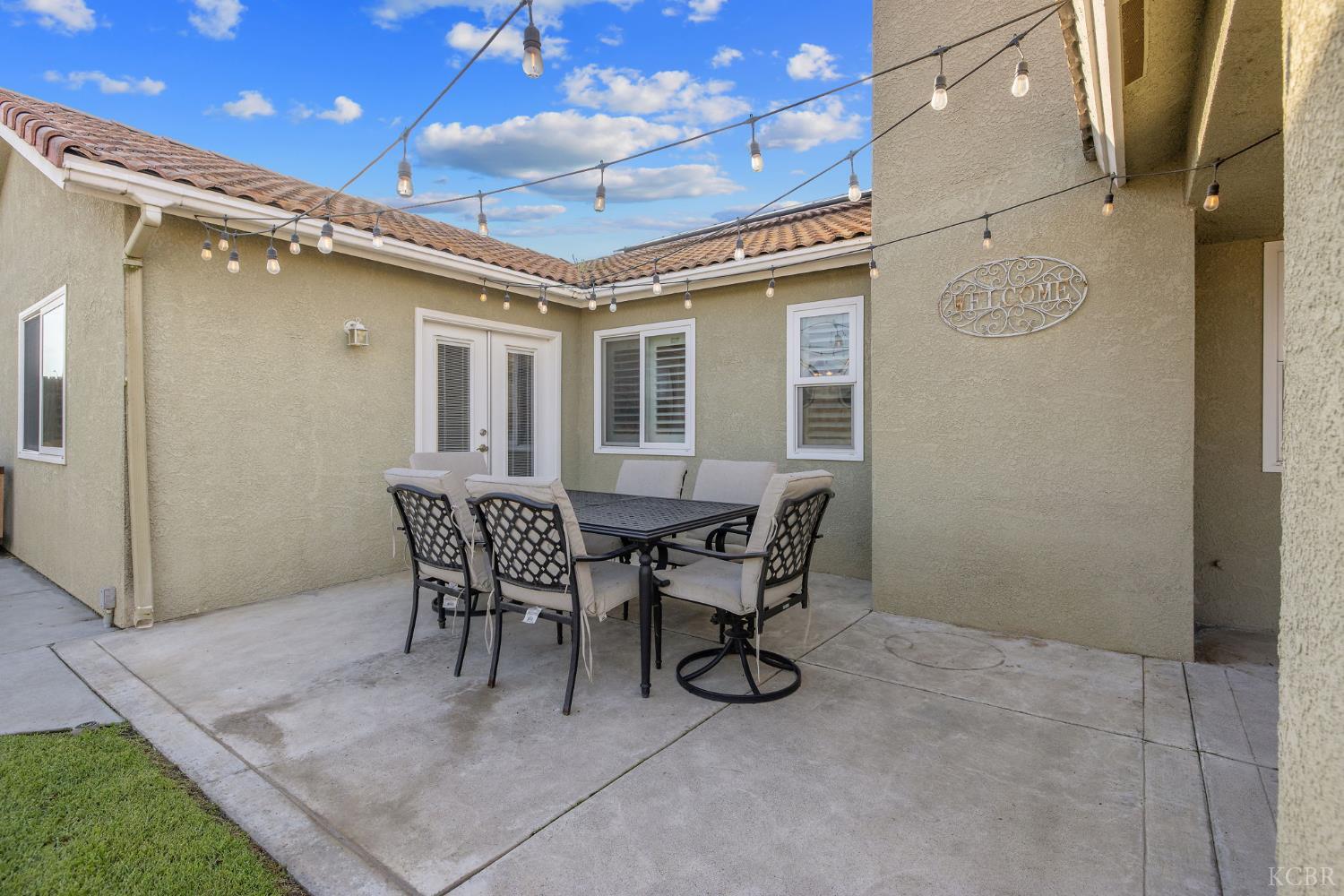 974 Cedarwood St, Hanford, CA 93230