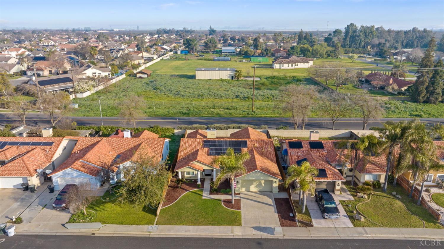 974 Cedarwood St, Hanford, CA 93230