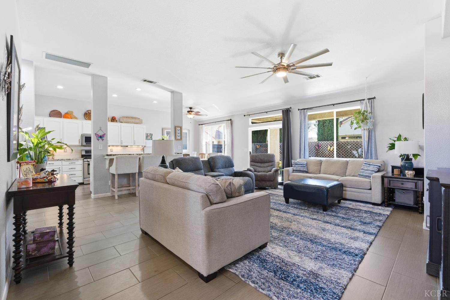 1573 Fireside Way, Lemoore, CA 93245