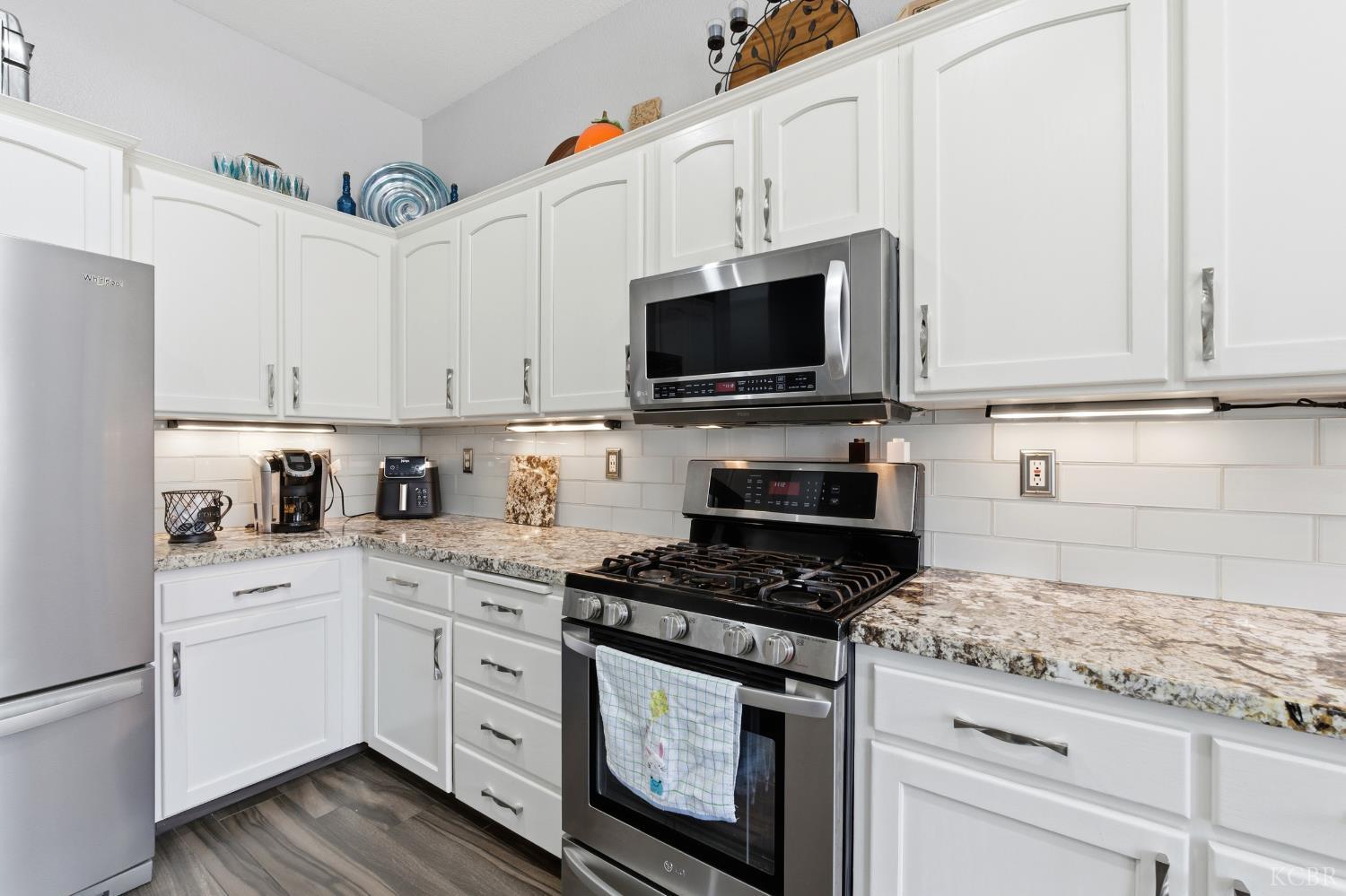 1573 Fireside Way, Lemoore, CA 93245