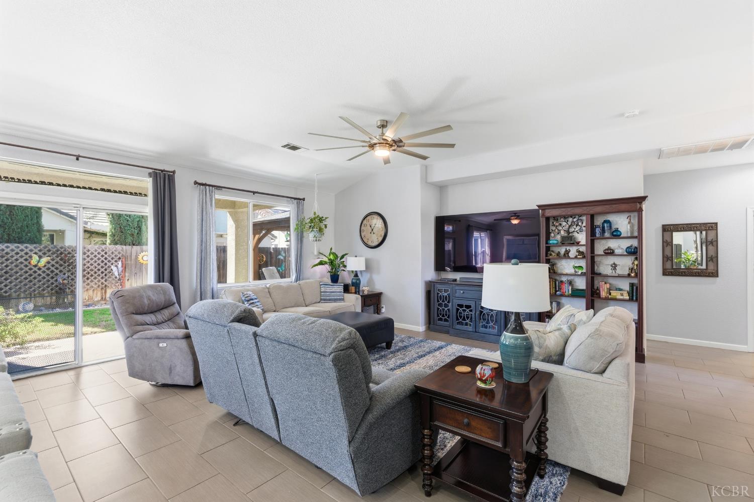 1573 Fireside Way, Lemoore, CA 93245