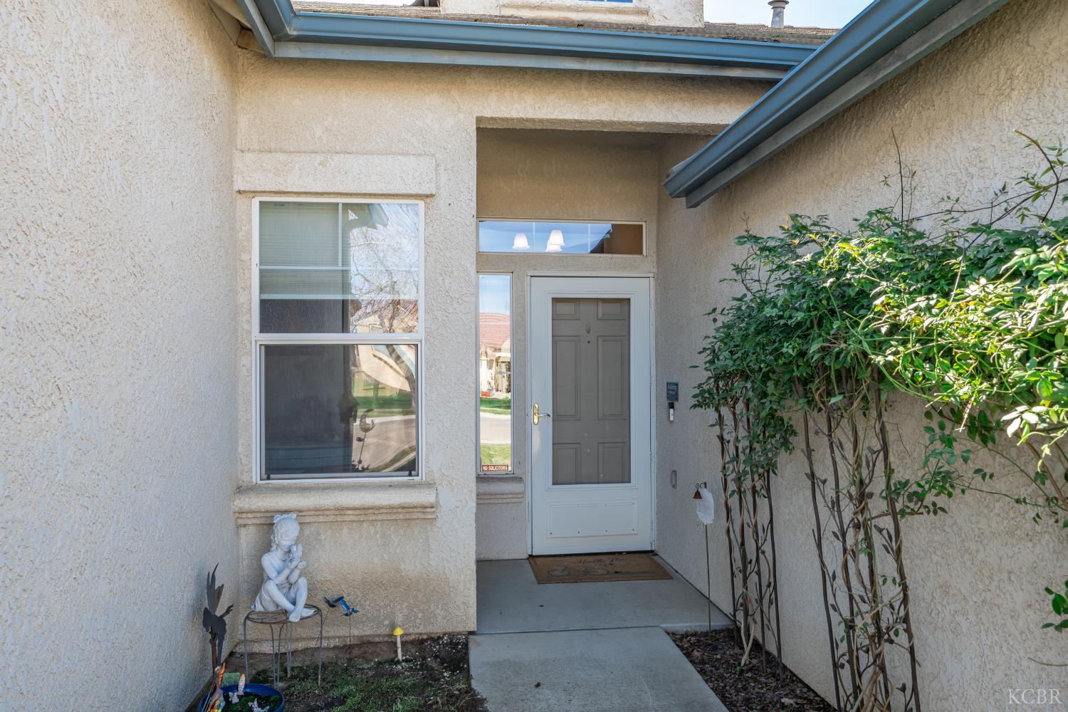 1573 Fireside Way, Lemoore, CA 93245