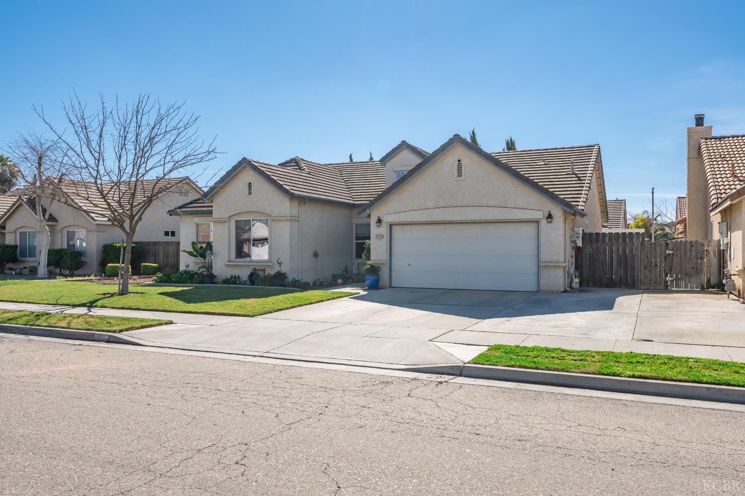 1573 Fireside Way, Lemoore, CA 93245