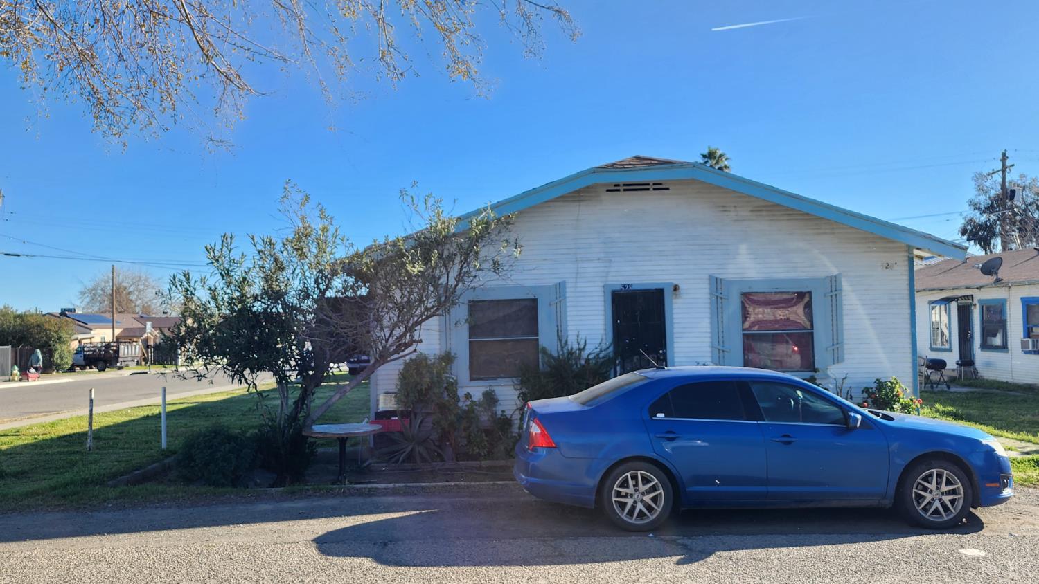 524 E Fresno St, Avenal, CA 93204