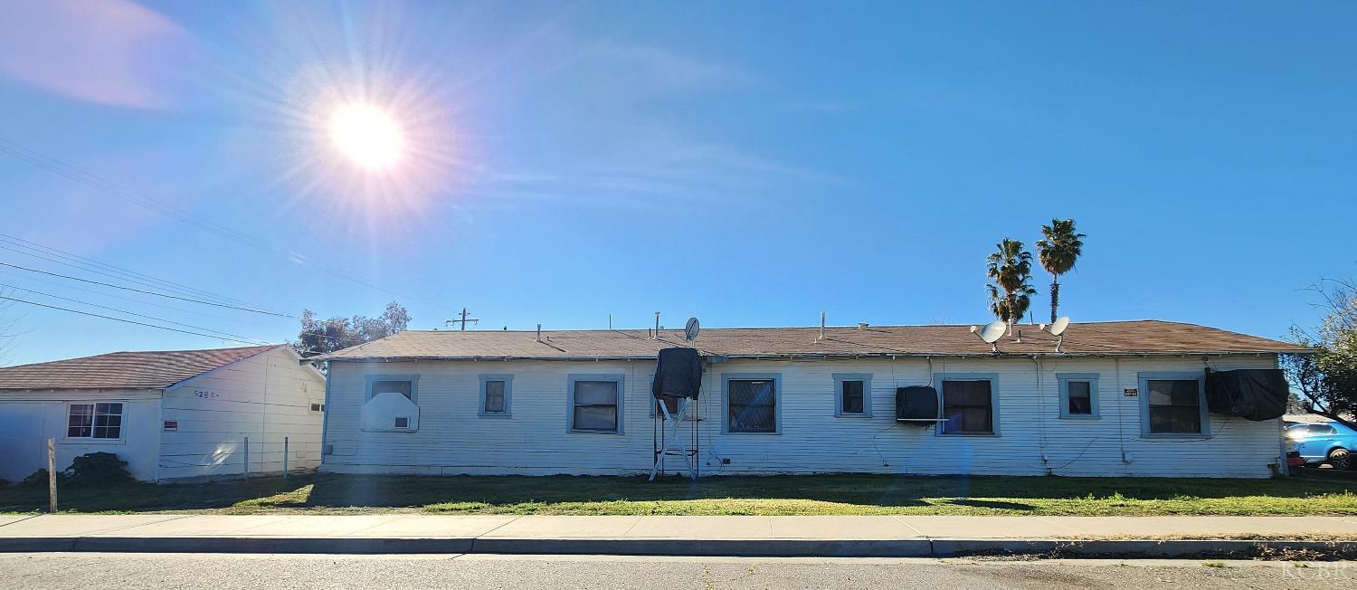 524 E Fresno St, Avenal, CA 93204