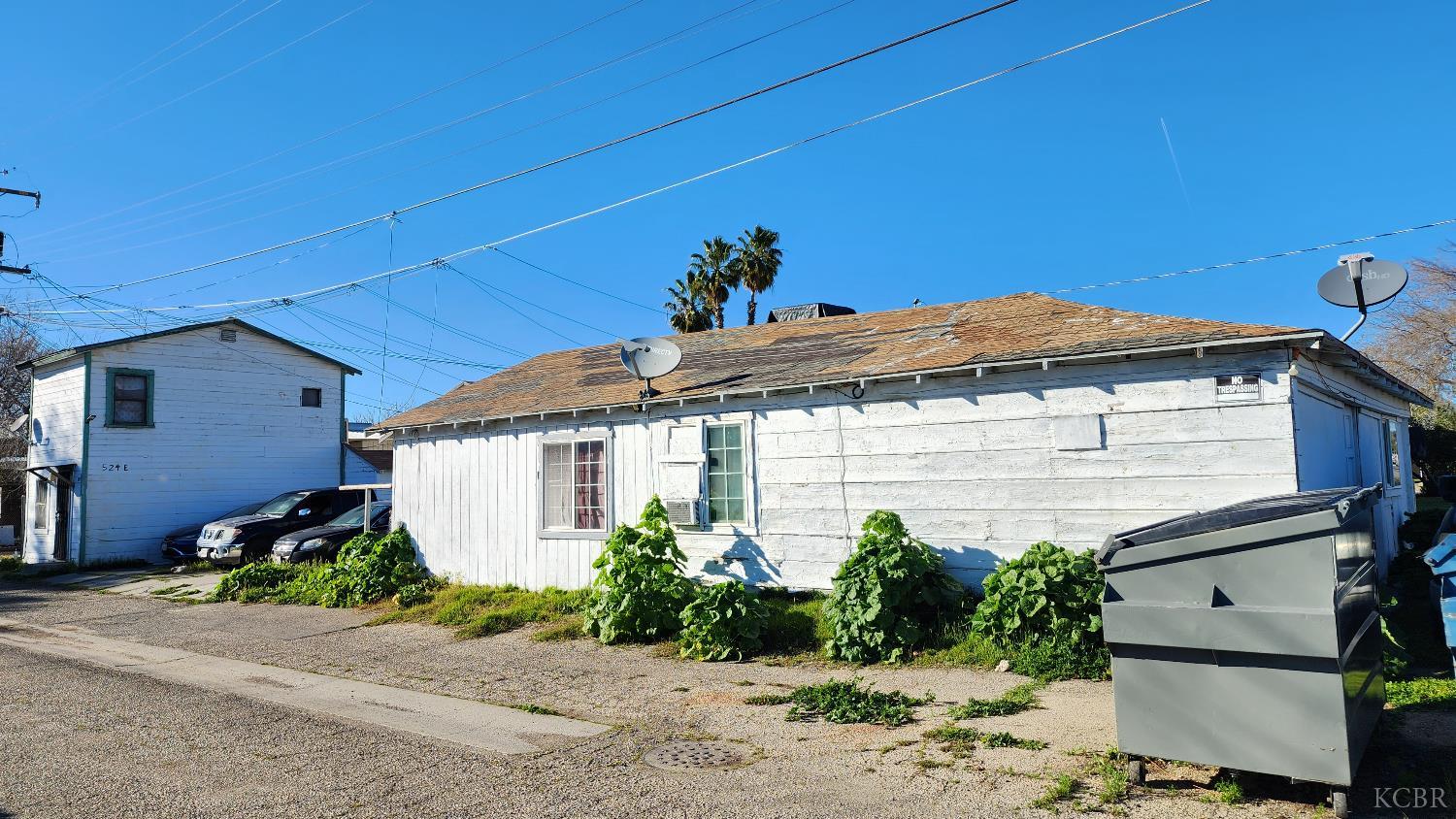 524 E Fresno St, Avenal, CA 93204