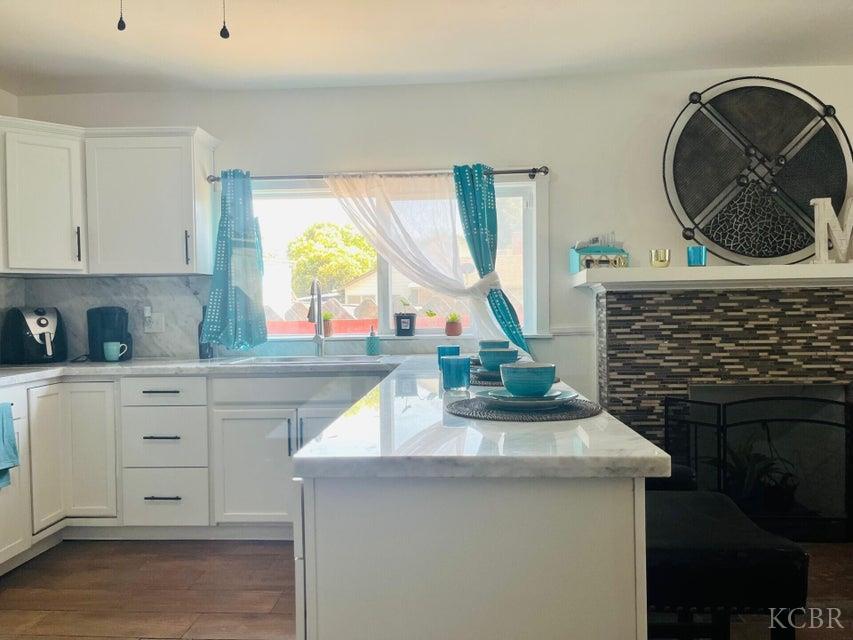 824 N Willis St, Visalia, CA 93291