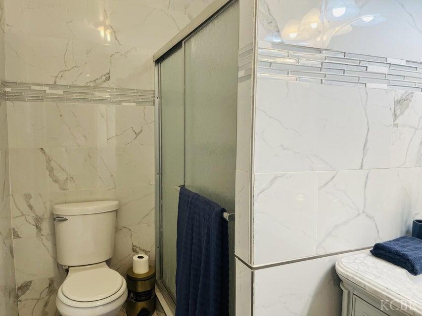 824 N Willis St, Visalia, CA 93291