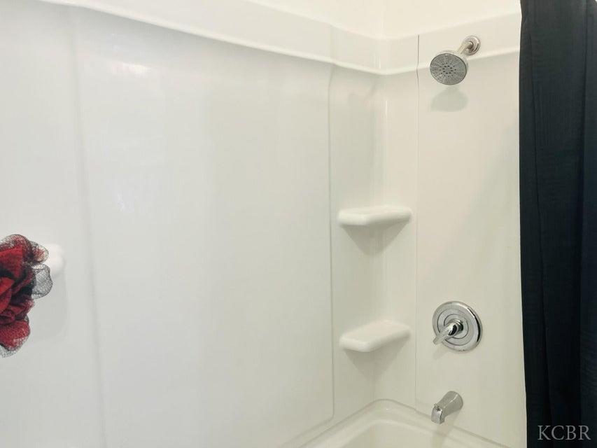 824 N Willis St, Visalia, CA 93291