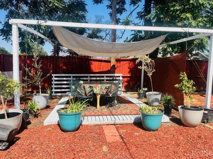 824 N Willis St, Visalia, CA 93291