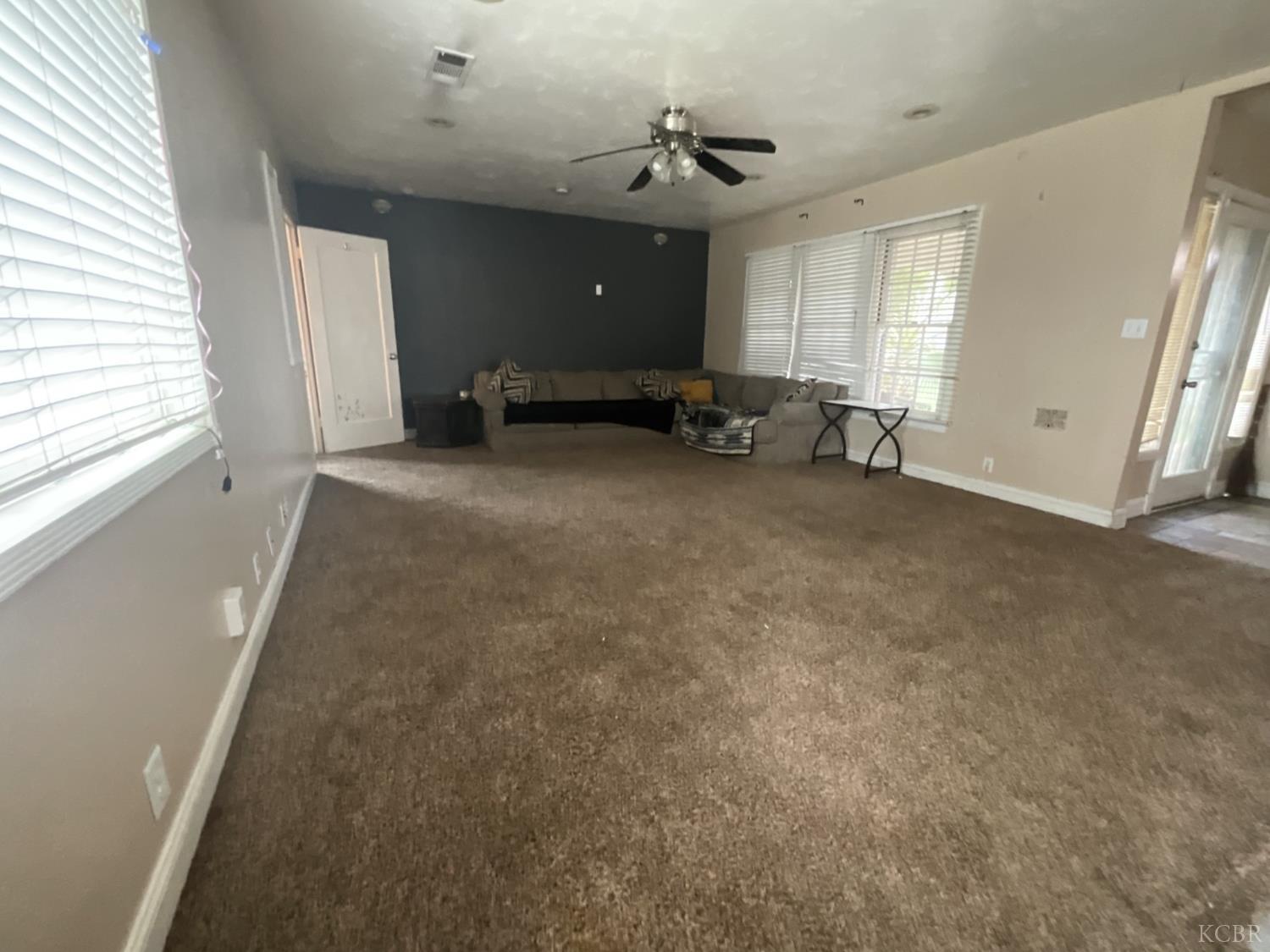 515 Neville St, Hanford, CA 93230