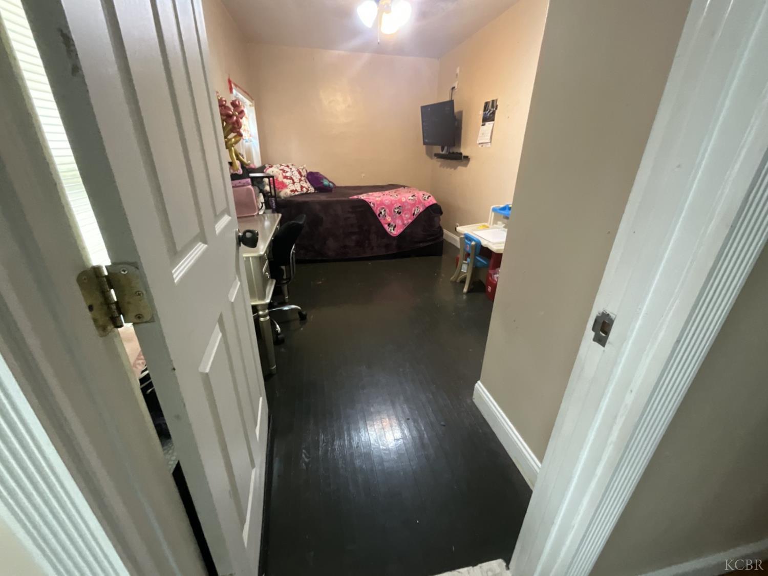 515 Neville St, Hanford, CA 93230