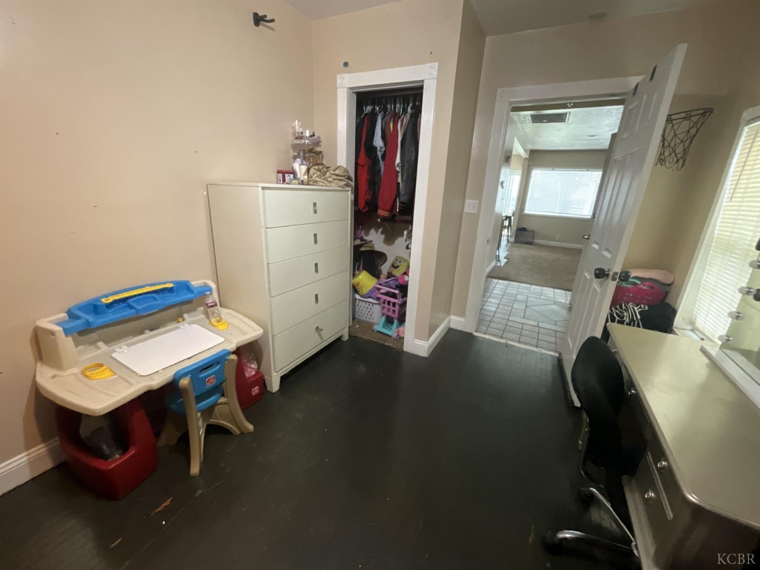 515 Neville St, Hanford, CA 93230