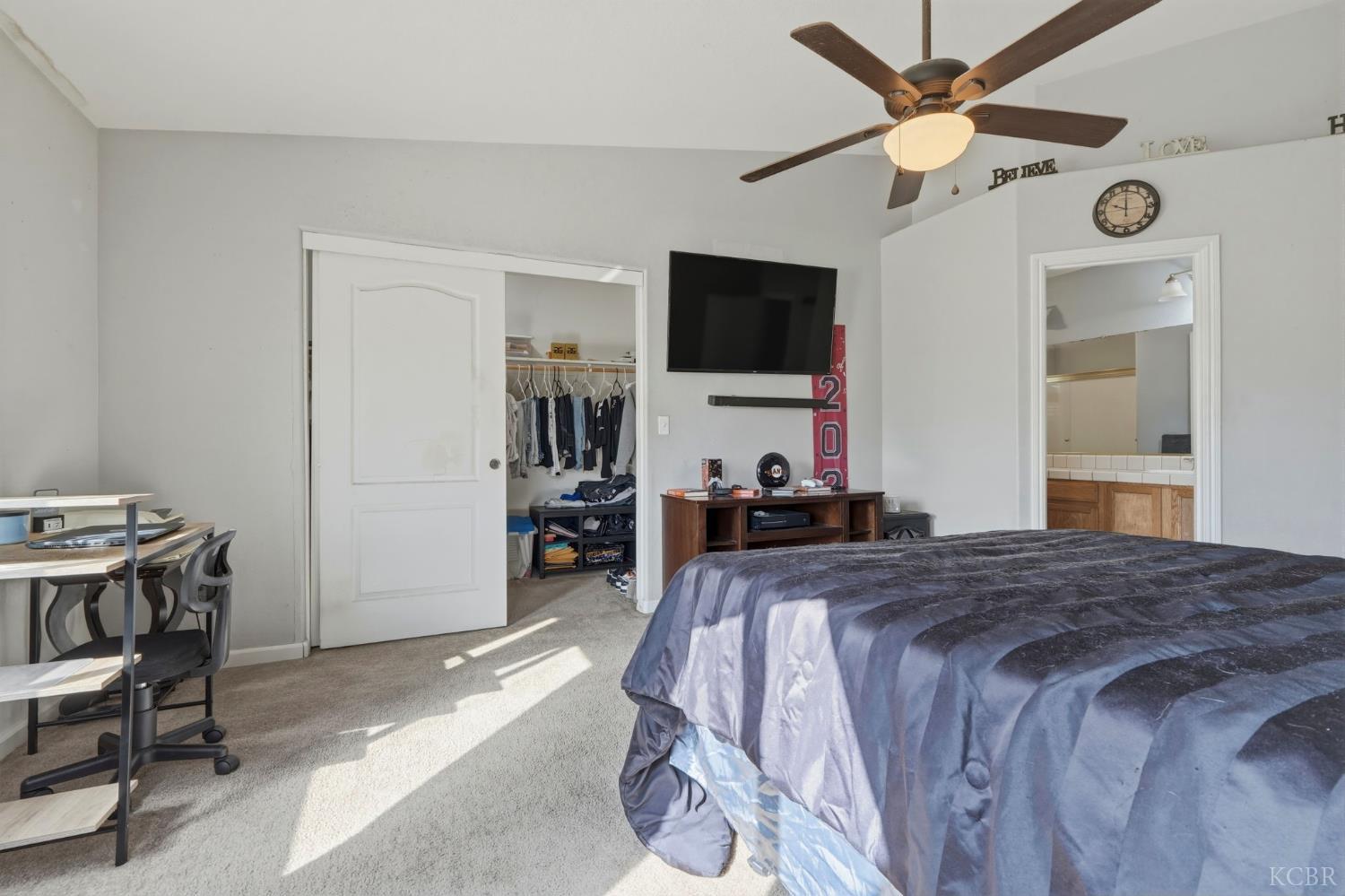 1079 W Ambassador Dr, Hanford, CA 93230