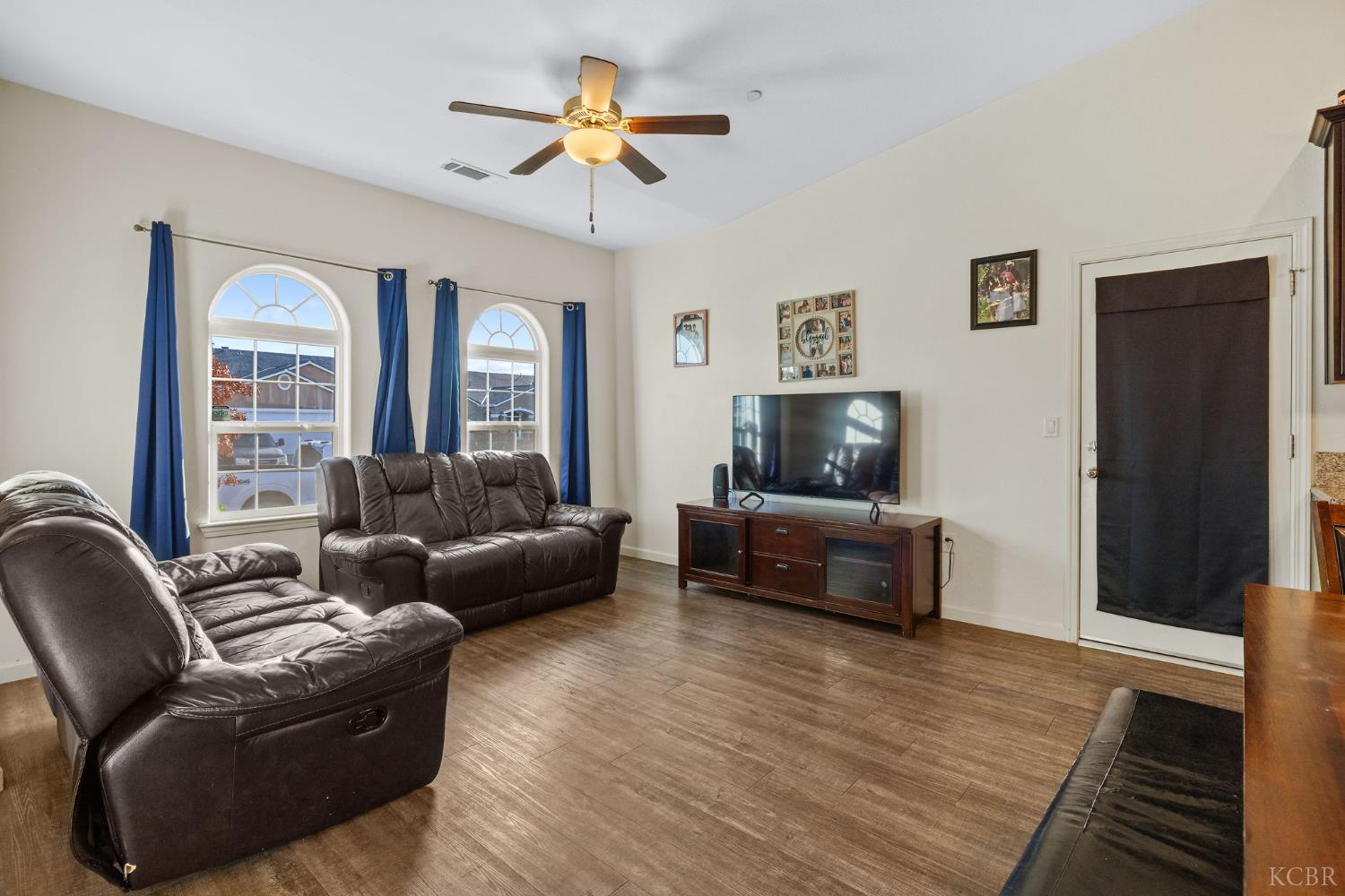 1237 E Orange St, Avenal, CA 93204