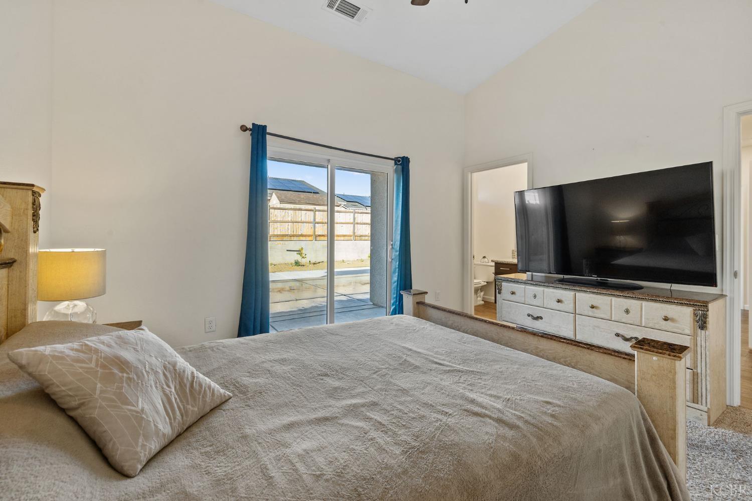 1237 E Orange St, Avenal, CA 93204