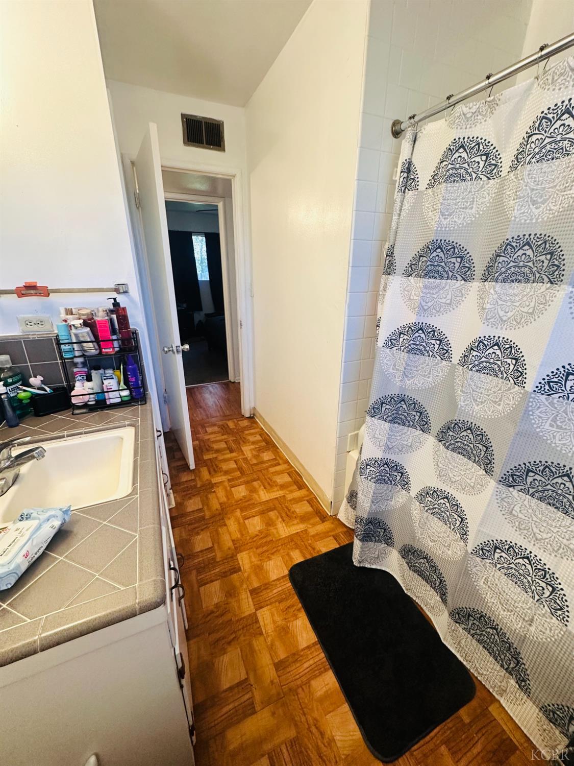 1395 N Alta Way, Hanford, CA 93230