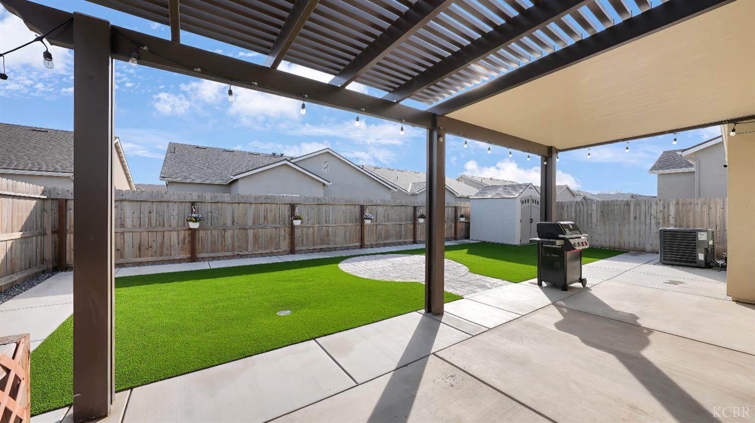 13713 Crocus Way, Armona, CA 93202