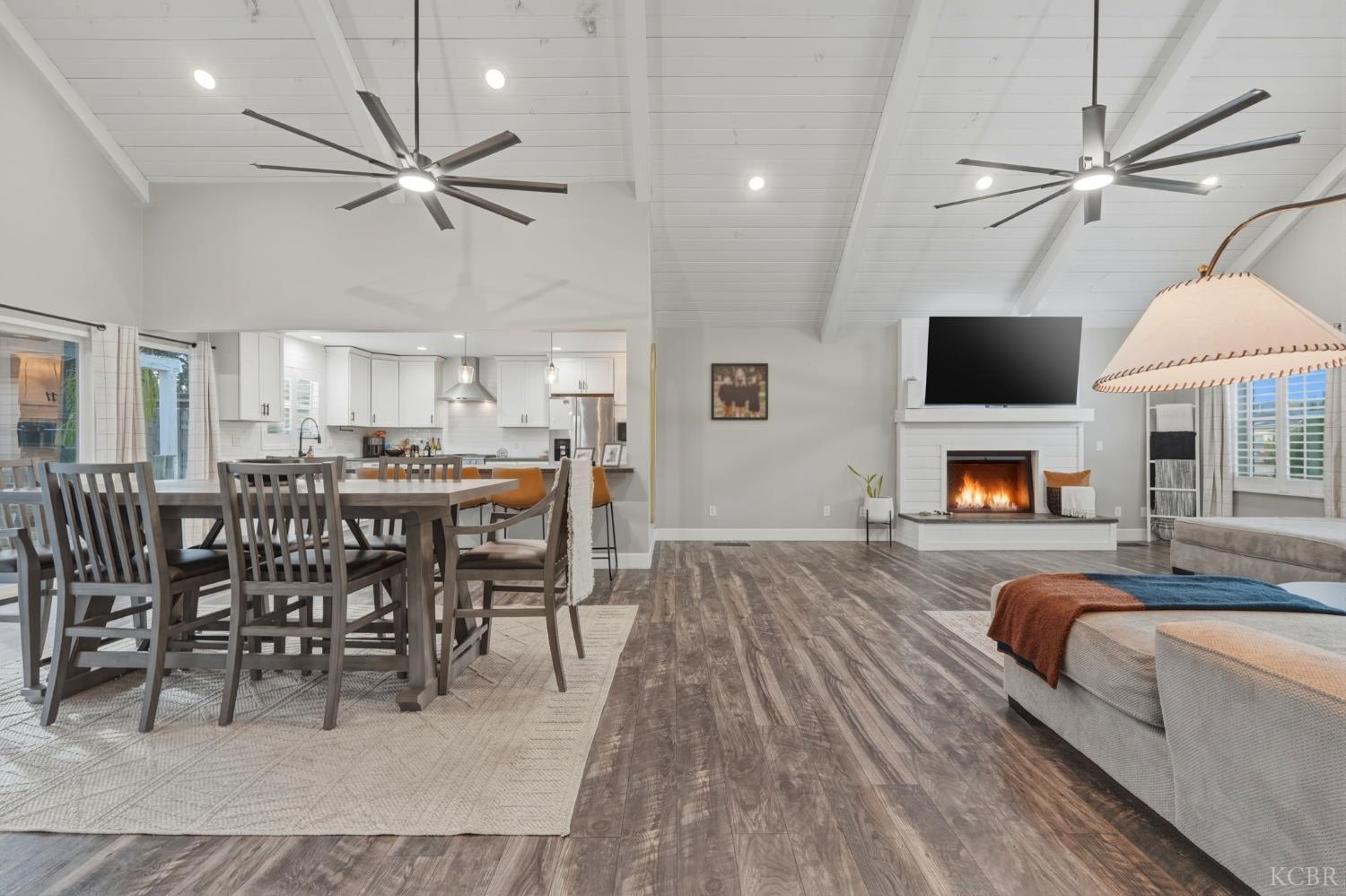 1145 Campus Dr, Hanford, CA 93230