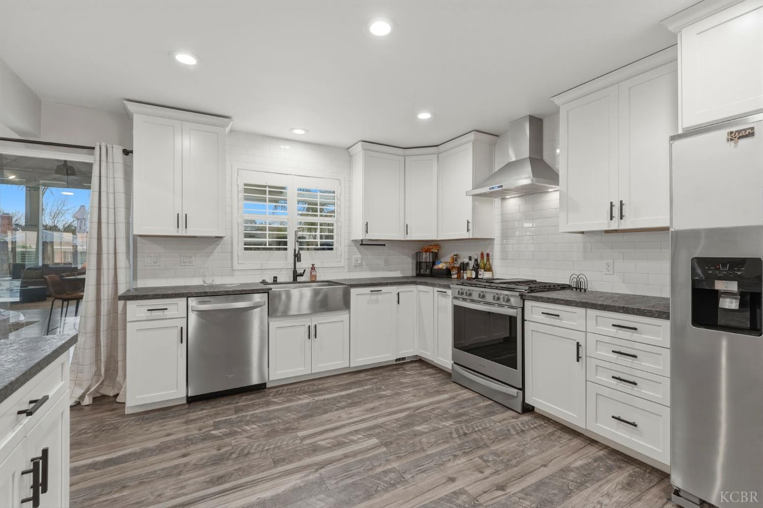 1145 Campus Dr, Hanford, CA 93230